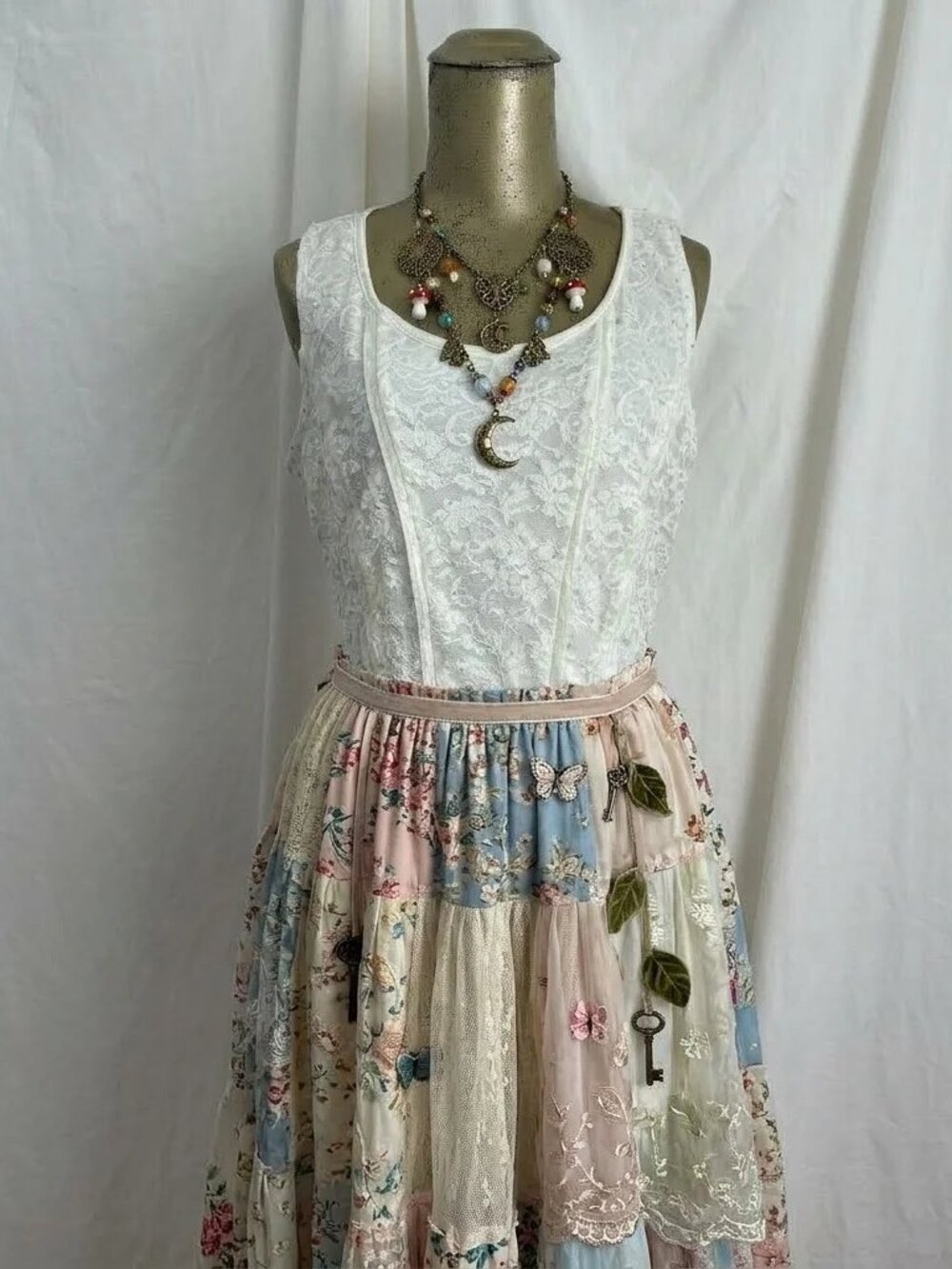 Y2K Dress Barn White Lace Sleeveless Top M Fairy Whimsy Bridal Coquette Feminine
